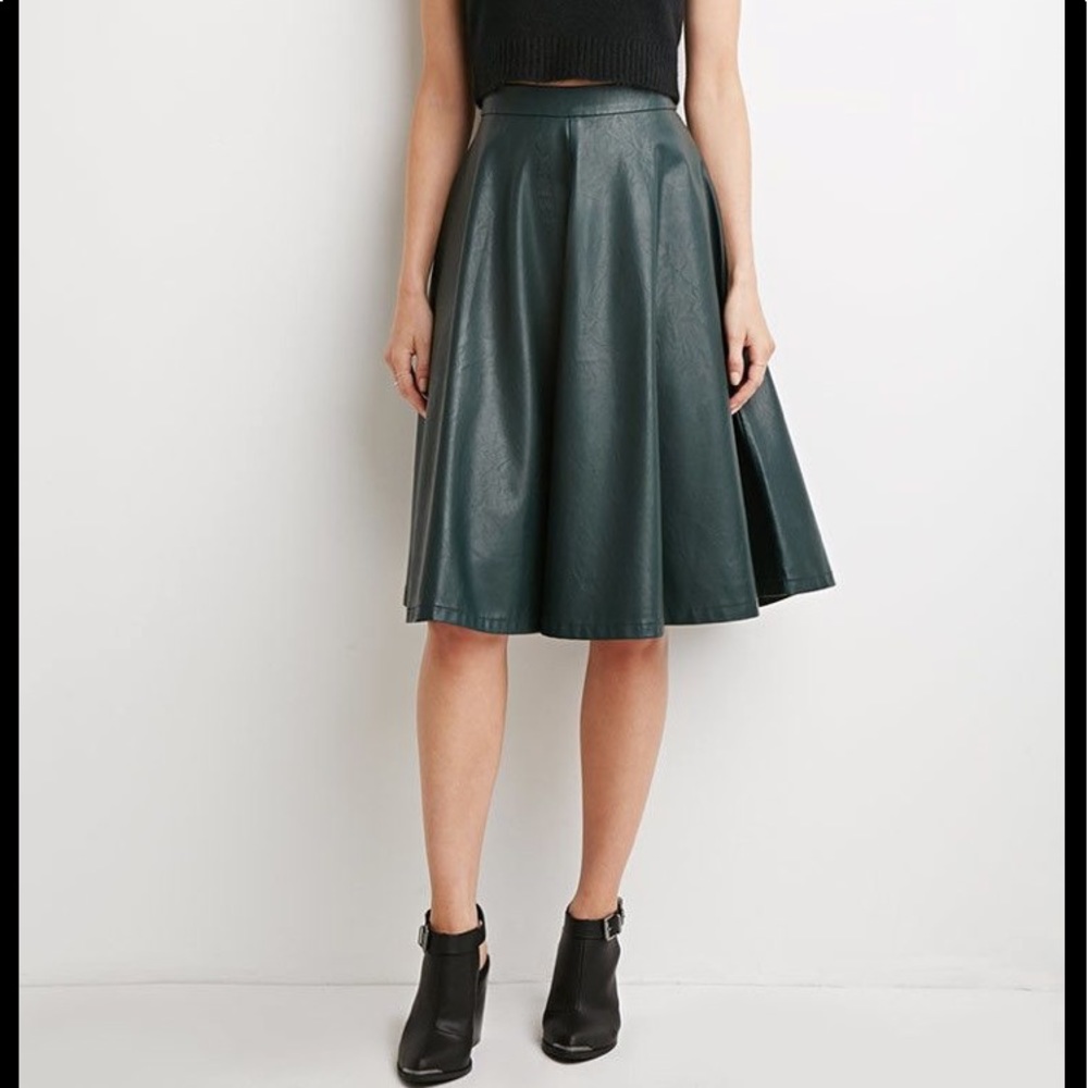 ⚡️FLASH SALE⚡️ Faux leather midi skirt
